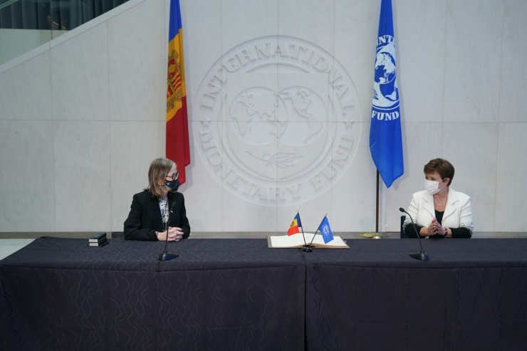 Un moment de l'acte d'adhesió d'Andorra a l'FMI.